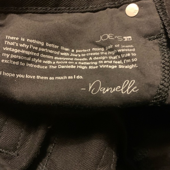 We wore what THE DANIELLE BLACK HIGH RISE VINTAGE STRAIGHT LEG JEANS SIZE 23 - Picture 9 of 11